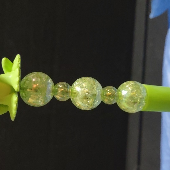 HOMEMADE DISNEY DOORABLES PRINCESSES TIANA (FROG) BEADED PEN - Picture 3 of 7